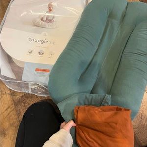 Snuggle me Infant lounger 2 covers